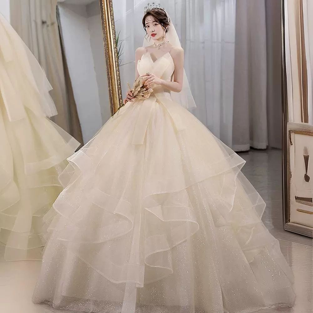 Main Wedding Dress 2024 New Bride Bra Champagne French High End Simple And Vintage Outgoing Dress Light Luxury Princess Floor length Dress Tied Bride Dress Crown