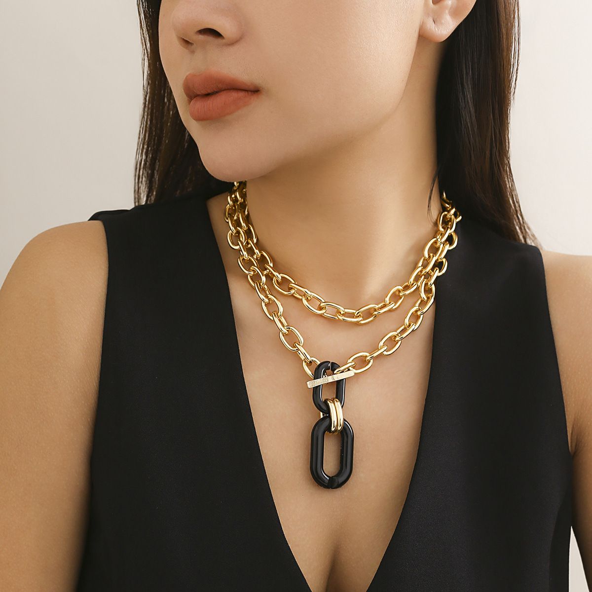 European And American Fashion Jewelry New Multi-Layer Metal Necklace Women's High-End Collar Chain Two-Piece Set Of Artistic And Retro Chain Street Trendsetter Fashion Accessories