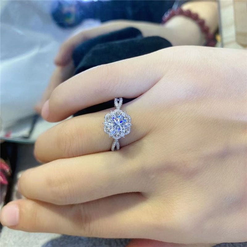 Lady New Fashion Luxury Wedding Ring Full Exquisite Zircon Diamond Engagement Ring Romantic Rose Proposal Diamond Ring