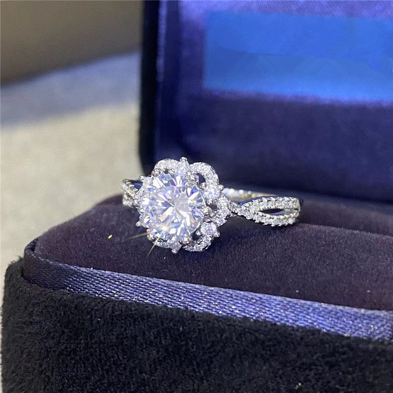 Lady New Fashion Luxury Wedding Ring Full Exquisite Zircon Diamond Engagement Ring Romantic Rose Proposal Diamond Ring