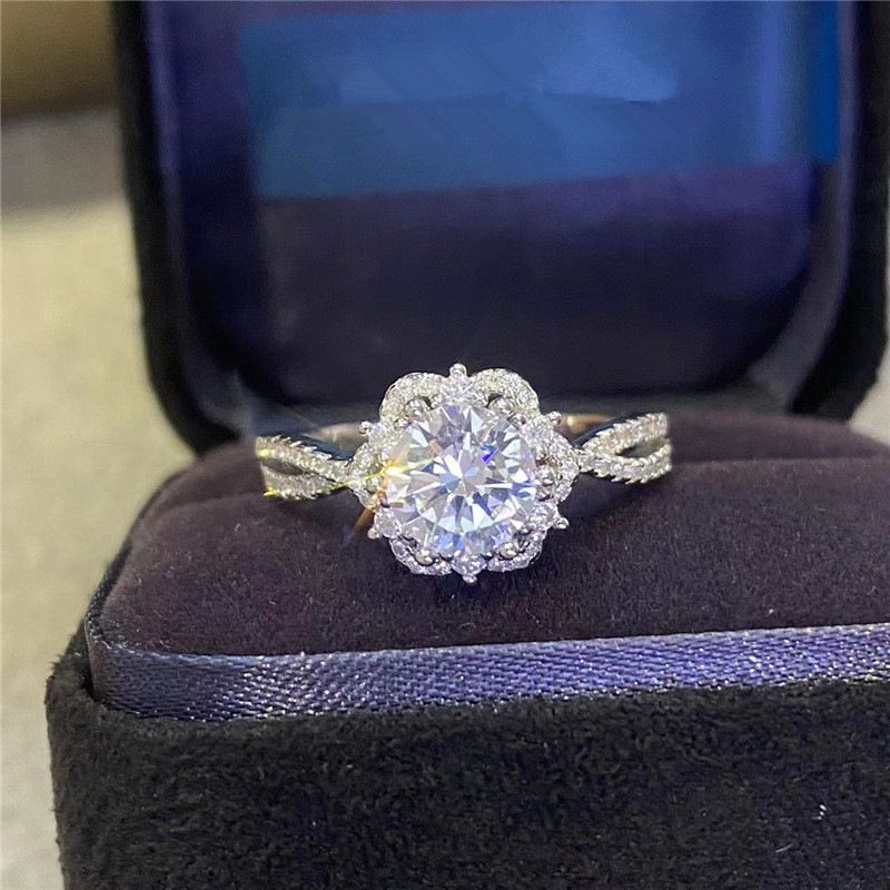 Lady New Fashion Luxury Wedding Ring Full Exquisite Zircon Diamond Engagement Ring Romantic Rose Proposal Diamond Ring