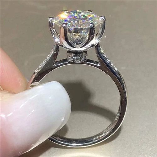 Lady New Fashion Luxury Zircon Wedding Ring Six Claws Classic Zircon Diamond Engagement Ring Romantic Rose Proposal Gift Ring