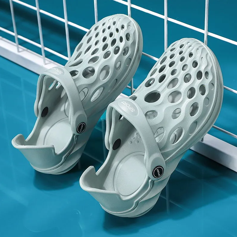 Kids Shoes Baby Shoes Sandals New Two-Hole Hole-In-The-Wall Sneakers For Boys And Girls, Medium And Large Children, Fashionable And Breathable Casual Non-Slip Beach Shoes And Sandals