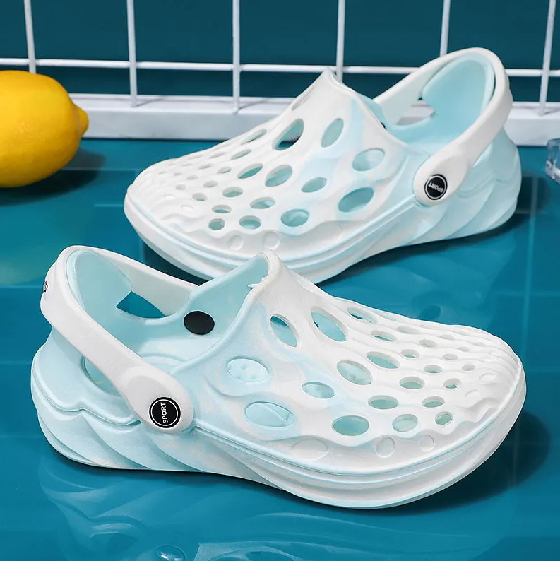 Kids Shoes Baby Shoes Sandals New Two-Hole Hole-In-The-Wall Sneakers For Boys And Girls, Medium And Large Children, Fashionable And Breathable Casual Non-Slip Beach Shoes And Sandals
