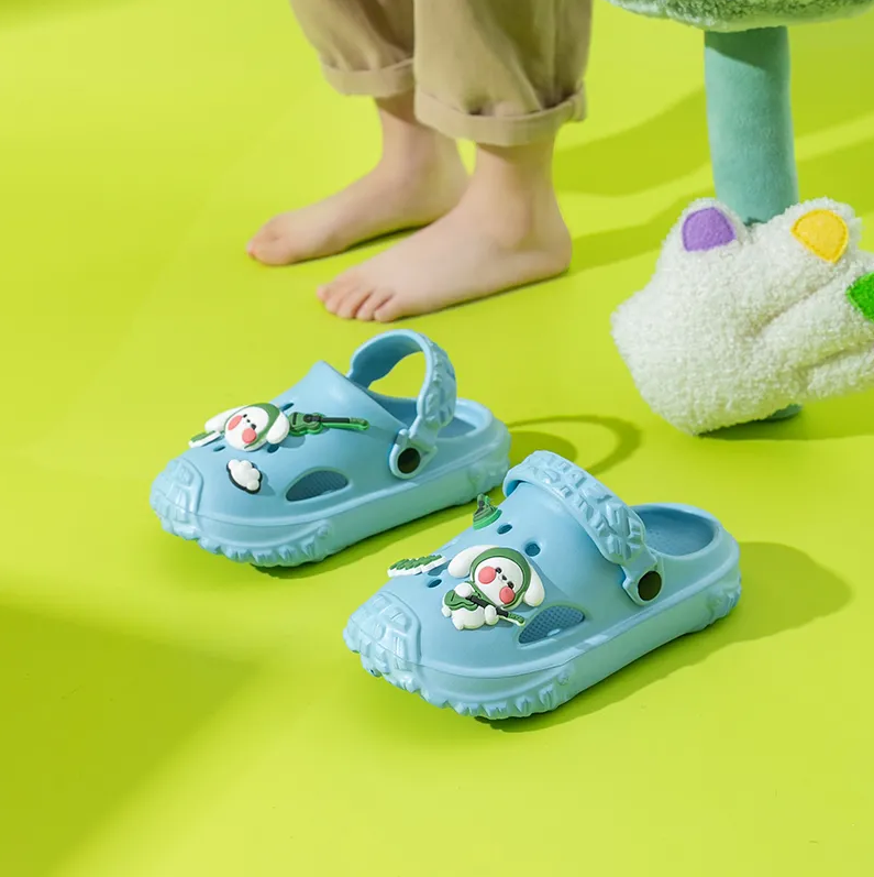 Kids Shoes Baby Shoes  Sandals Children'S Slippers New Style Boys And Girls Indoor Non-Slip Wear-Resistant Cartoon Large Children And Babies Outdoor Hole Shoes Sandals