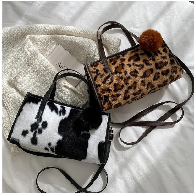 Women's Bags Crossbody Bags Versatile handbags for women, high-end autumn and winter new fashion shoulder bags, niche furry cross-body bags, trendy leopard print bags