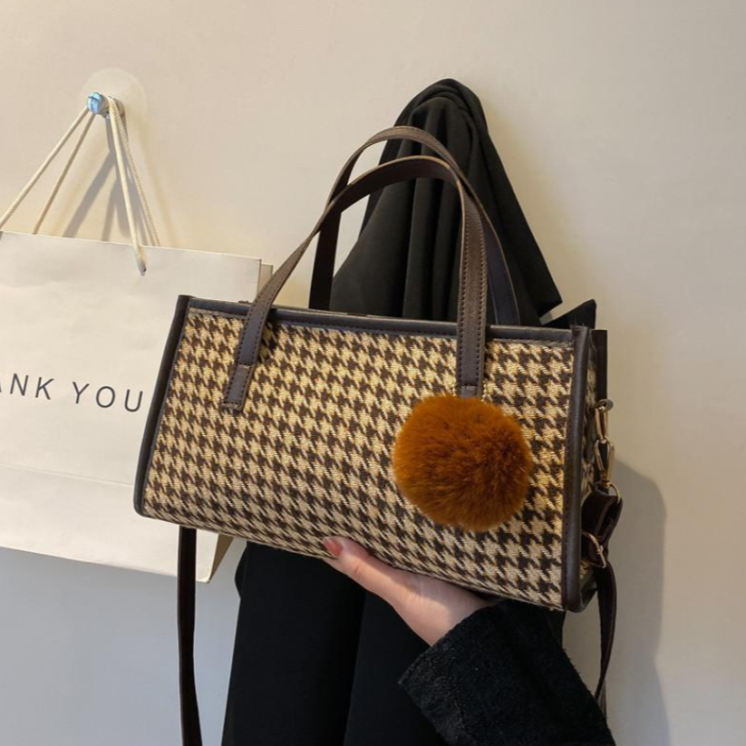 Women's Bags Crossbody Bags Versatile handbags for women, high-end autumn and winter new fashion shoulder bags, niche furry cross-body bags, trendy leopard print bags