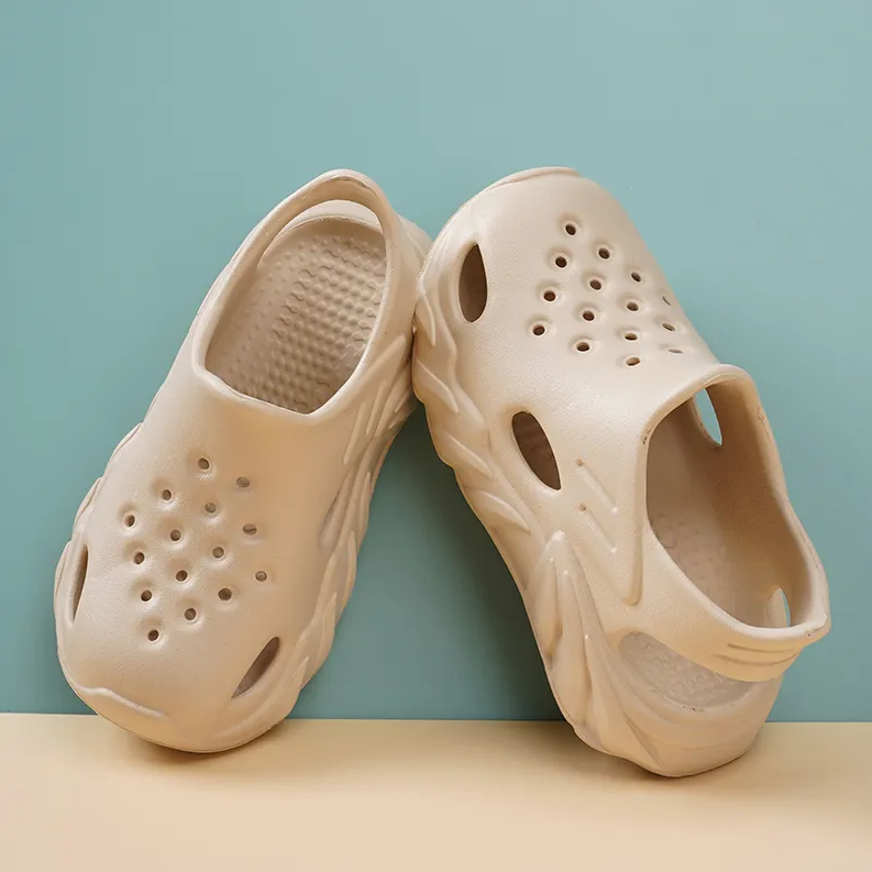 Kids Shoes Baby Shoes Girls' Shoes Sandals Croc shoes for boys and girls new non-slip wear-resistant cute cartoon home outing sandals for girls, middle and older children