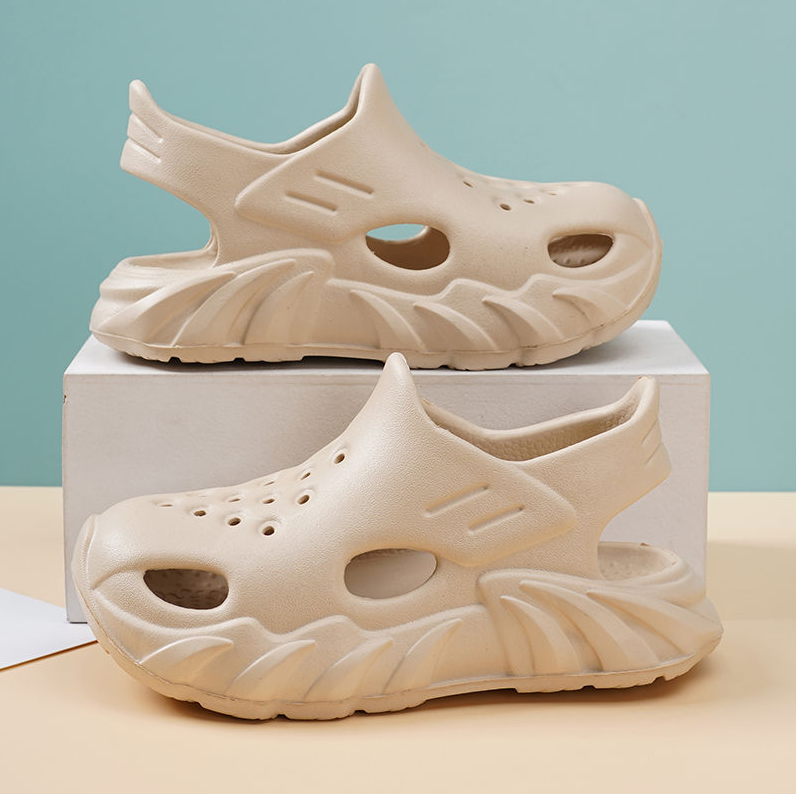 Kids Shoes Baby Shoes Girls' Shoes Sandals Croc shoes for boys and girls new non-slip wear-resistant cute cartoon home outing sandals for girls, middle and older children