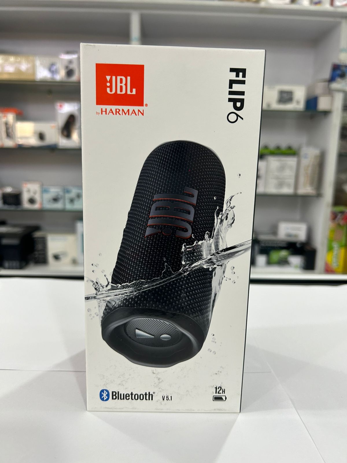 JBL Flip 6 - Portable Bluetooth Speaker, powerful sound and deep bass, IPX7 waterproof, 12 hours of playtime, JBL PartyBoost for multiple speaker pairing