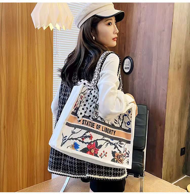 Printed Canvas Shoulder Large Capacity Women's Bag Commuting Leisure Shopping Student Tote Bag