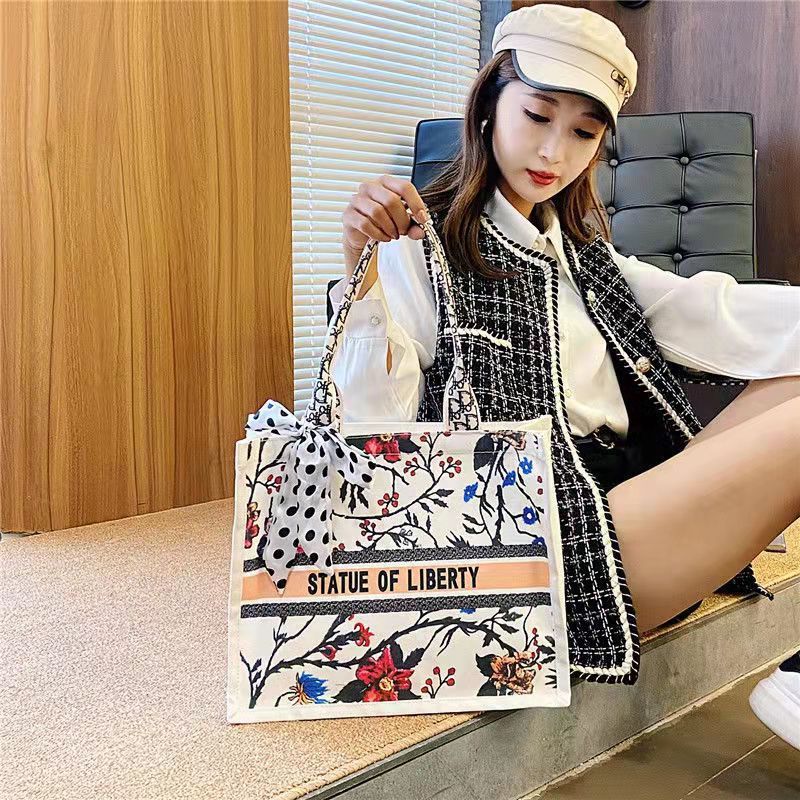 Printed Canvas Shoulder Large Capacity Women's Bag Commuting Leisure Shopping Student Tote Bag