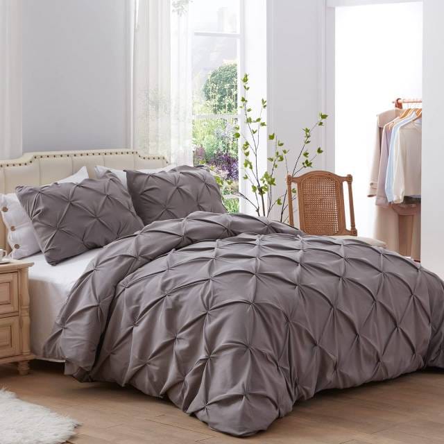 3pcs of Pinch Pleat Cross Pintuck Duvet Cover Set (One Duvet Cover and 2 Pillow Cases) Bedding Set