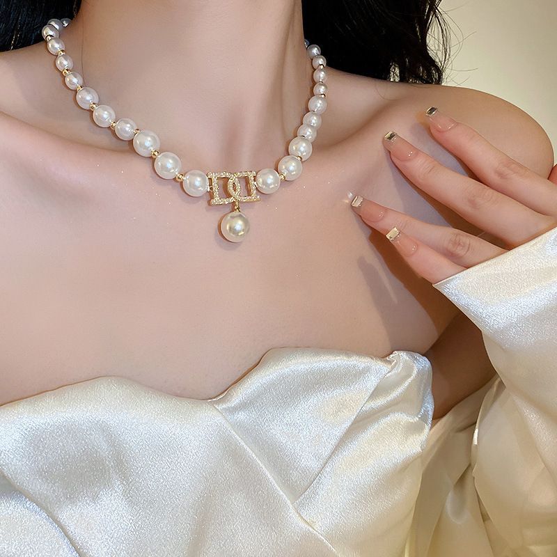 Simple And Personalized Diamond Inlaid Pearl Splicing Short Neckchain With A Stylish Design Sense Necklace  Pearl Strands