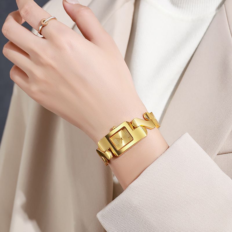 2024 New Innovative Design Retro Square Quartz Business Men's Bracelet Metal Watch Light Luxury Fashion Gold Classic Middle School Student Cool Watch