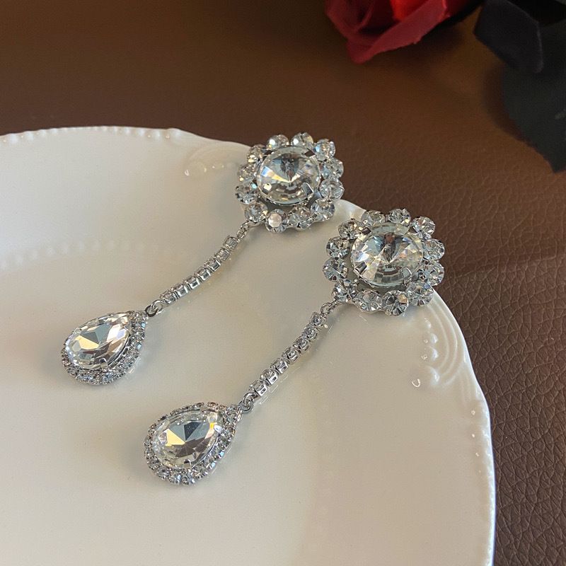 Temperament Diamond Set Necklace Earrings Fashionable European And American Flowers Minimalist Earrings Sparkling Diamond Water Droplets High Grade collarbone Chain Bridal Accessories Ball Party Exqui