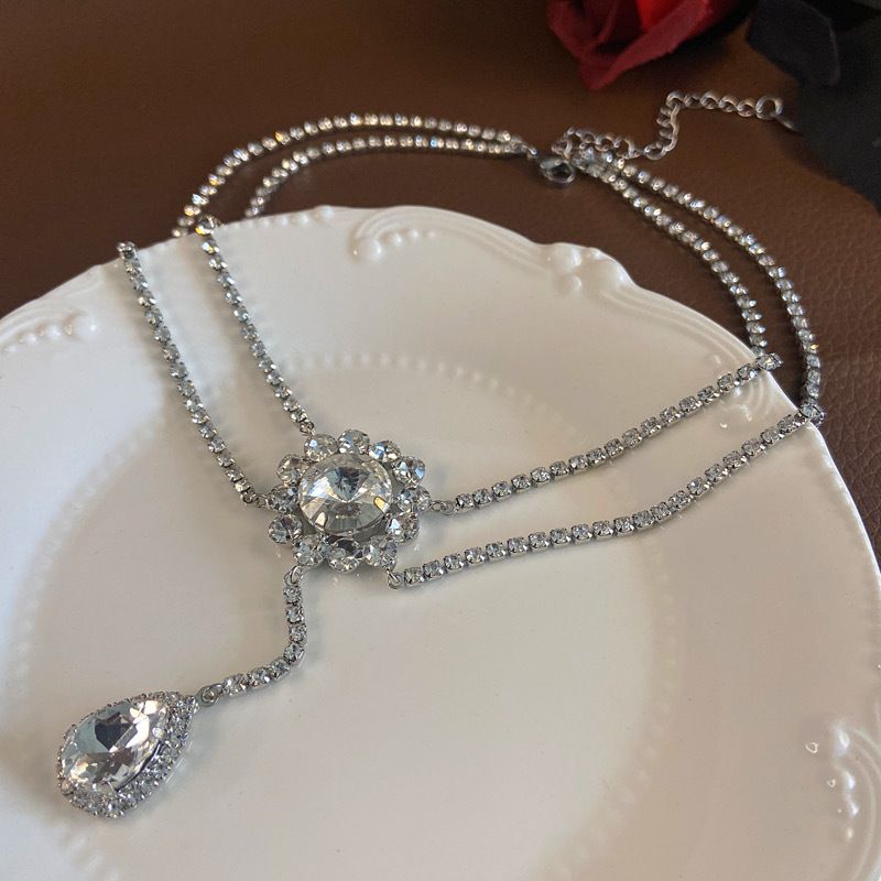 Temperament Diamond Set Necklace Earrings Fashionable European And American Flowers Minimalist Earrings Sparkling Diamond Water Droplets High Grade collarbone Chain Bridal Accessories Ball Party Exqui
