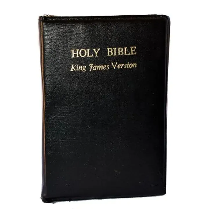 Holy Bible With Zipped Case - King James Version Black The King James Version (KJV)