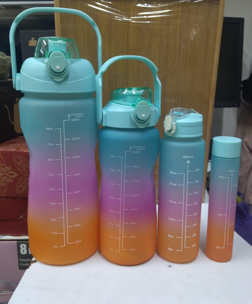 4-in-1 Set Water Bottle Motivational Sports Leakproof Bottle Fitness Water Bottle for Family, Gym Outdoor