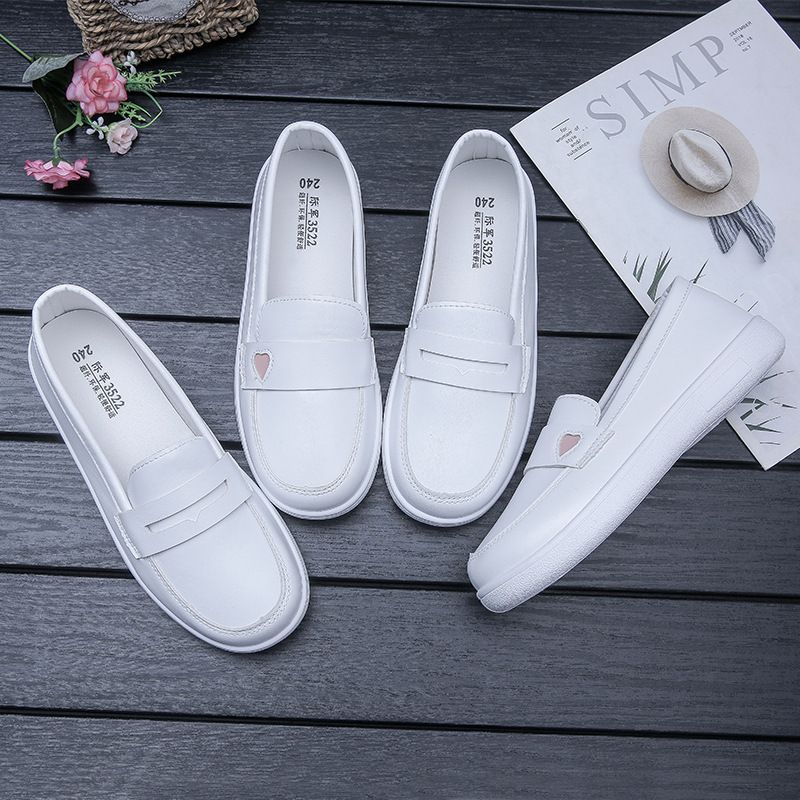 Women's flat white shoes nurse ladies casual comfortable soft sole shoes non-slip breathable medical special work shoes Students fashion artificial PU leather