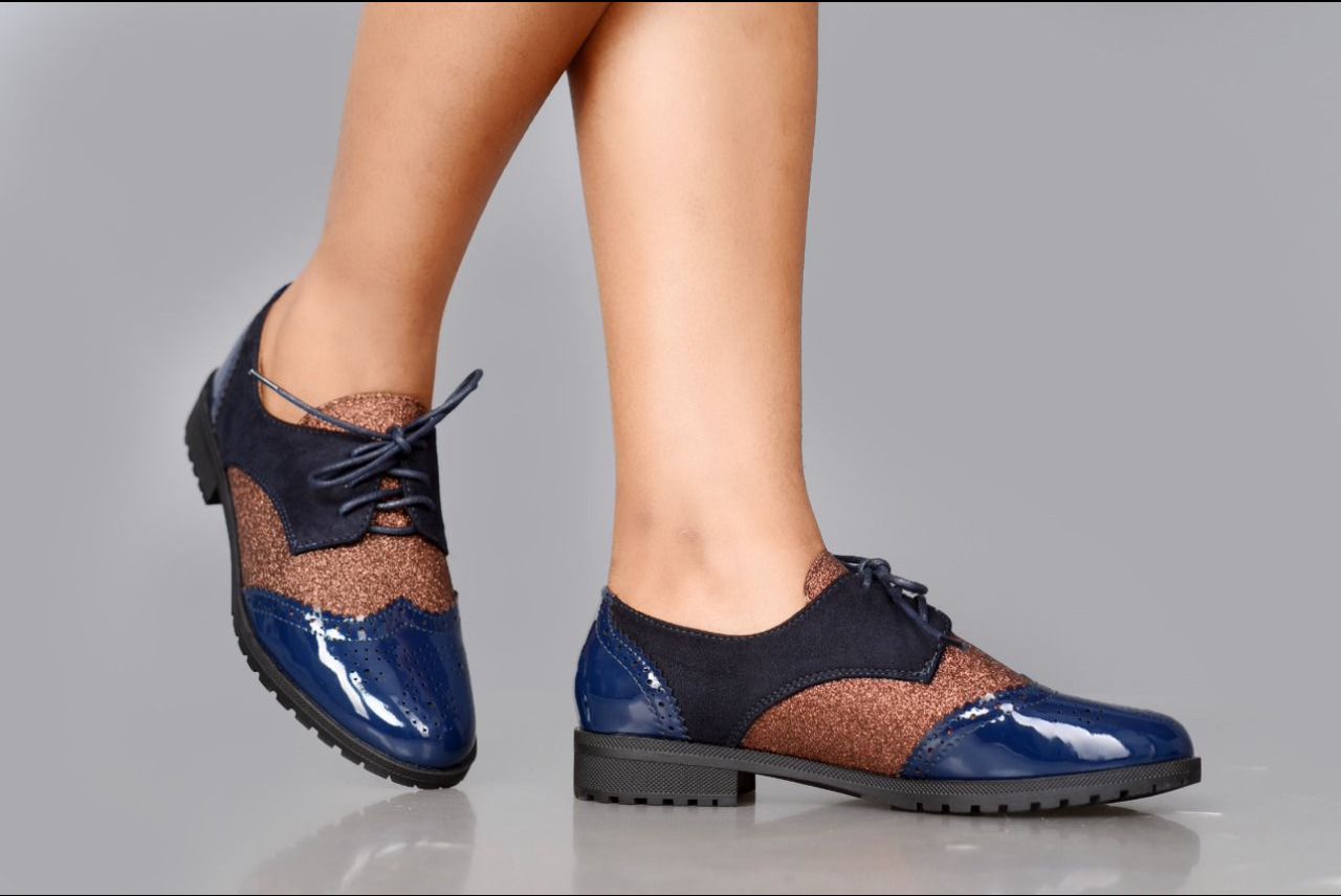 Fashion brogue shoes "Experience Timeless Elegance and Unmatched Craftsmanship with Our Exquisite Collection of Unisex Brogue Shoes for Every Occasion"