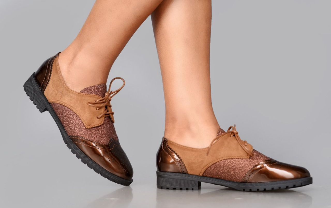 Fashion brogue shoes "Experience Timeless Elegance and Unmatched Craftsmanship with Our Exquisite Collection of Unisex Brogue Shoes for Every Occasion"