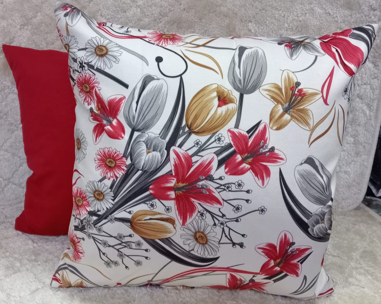 Set of 5pcs mix and match cushion throw pillow cases with throw pillow inside...size 45cmx45cm