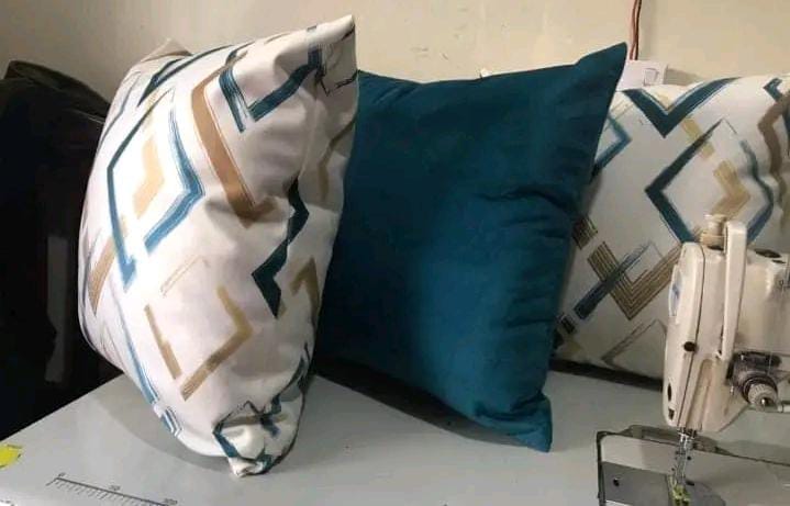 Set of 5pcs mix and match cushion throw pillow cases with throw pillow inside...size 45cmx45cm