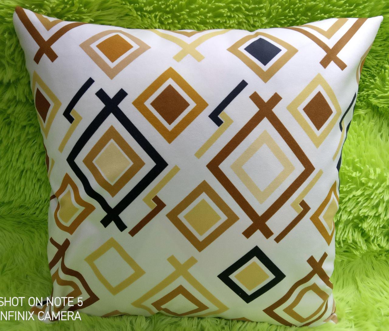 Set of 5pcs mix and match cushion throw pillow cases with throw pillow inside...size 45cmx45cm