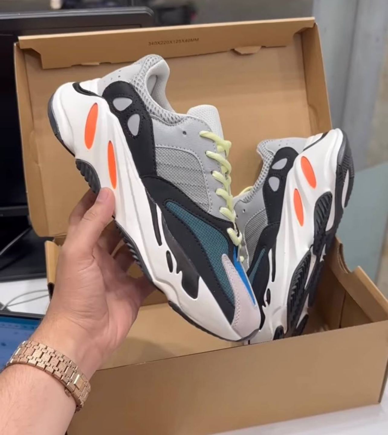 adi das Yeezy Boost 700 Wave Runner Solid Grey Chalk White Men's Shoes Sneakers