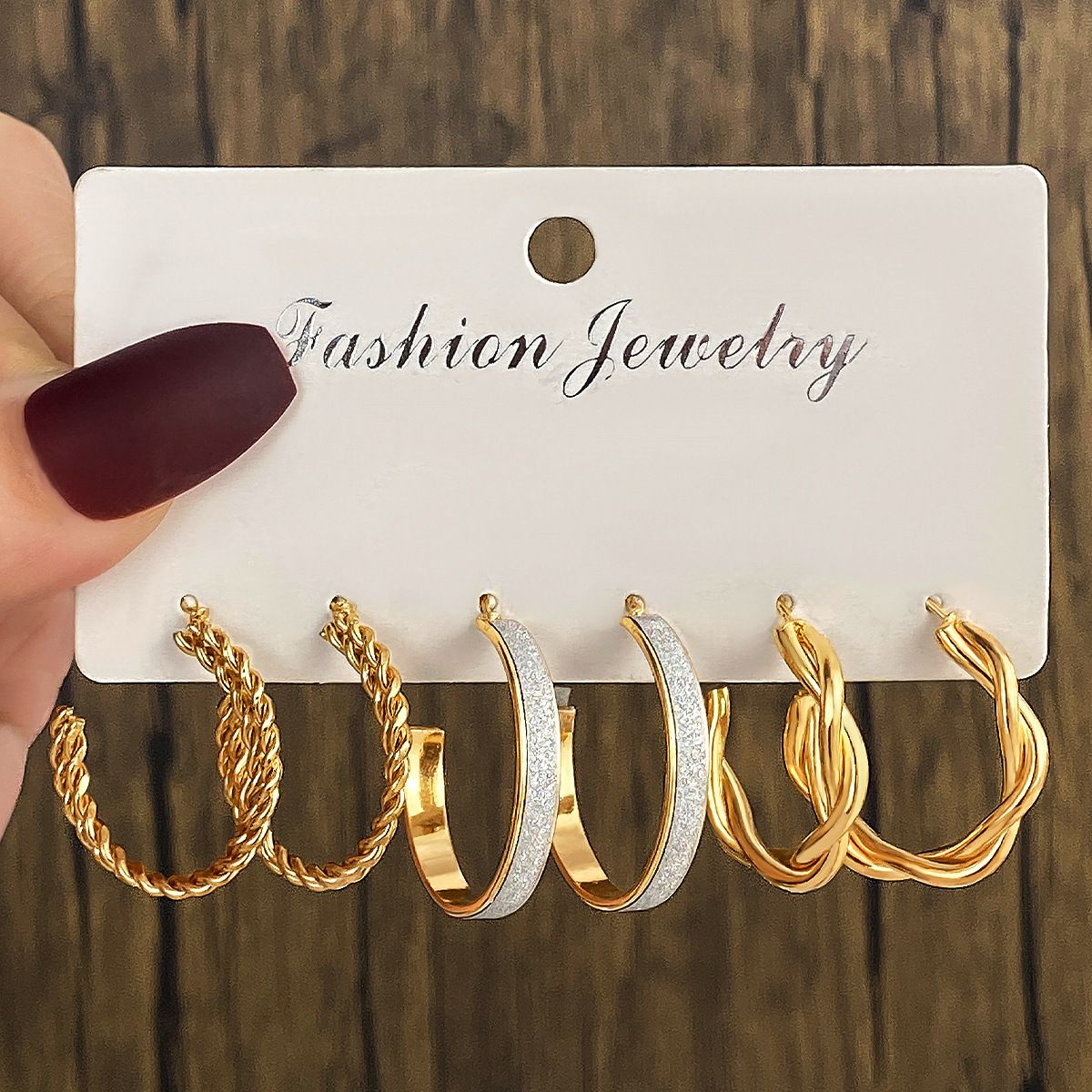 Fashio Gold Earring Set for Women Multipack Hypoallergenic Twisted Heart Earring Pack Gold Hoops Earrings for Party Jewelry