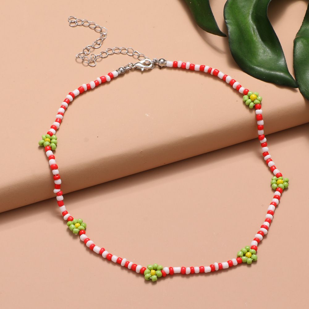Boho Beaded Necklace Daisy Flower Choker Chain Short Sunflower Necklaces Jewelry for Women and Girls