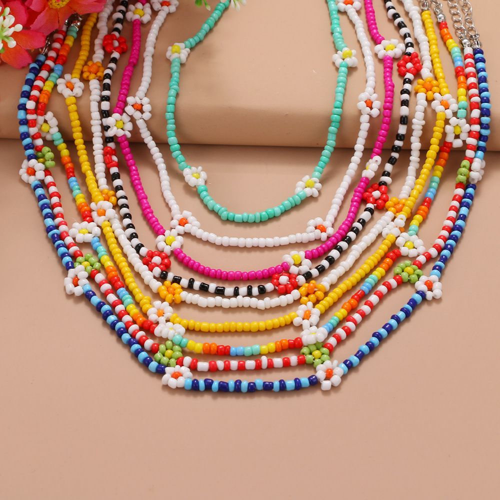 Boho Beaded Necklace Daisy Flower Choker Chain Short Sunflower Necklaces Jewelry for Women and Girls
