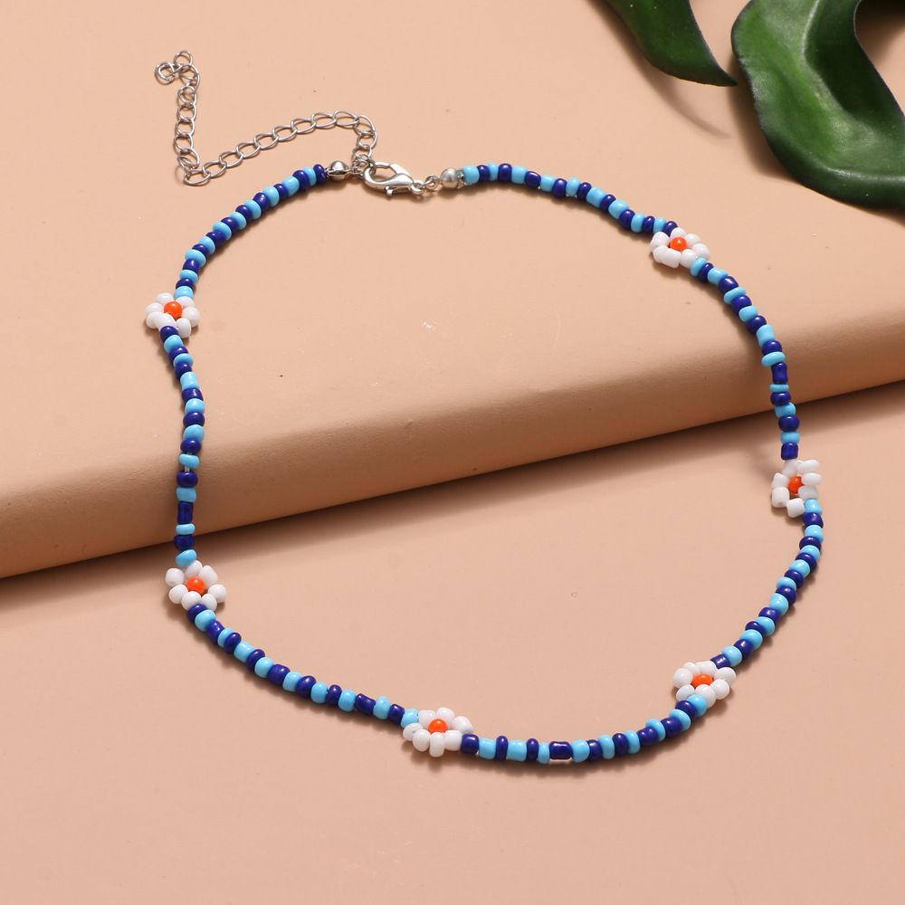Boho Beaded Necklace Daisy Flower Choker Chain Short Sunflower Necklaces Jewelry for Women and Girls