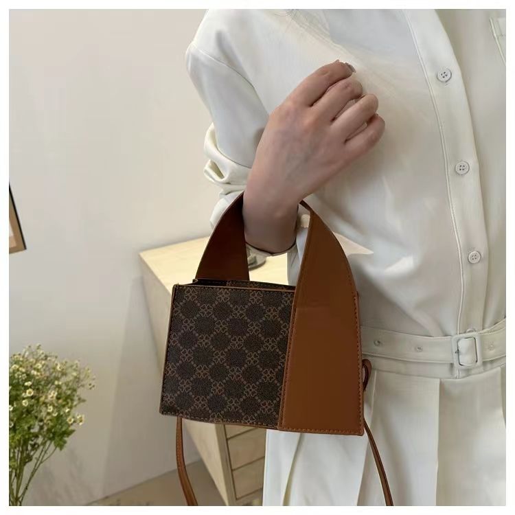 Newly arrived fashionable handbag, crossbody bag, patchwork shoulder bag, fashionable and versatile birthday gift, Valentine's Day gift