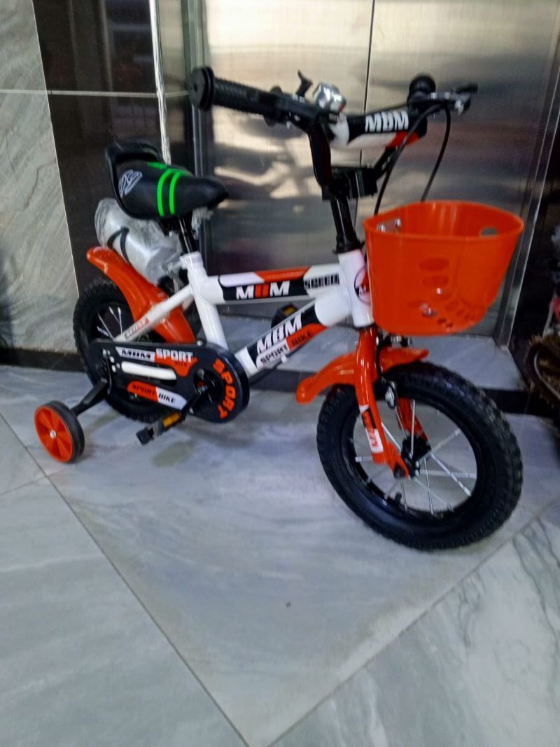 Brand New Kids Bicycle With Basket SIZE 12  suitable for 2-4 yrs