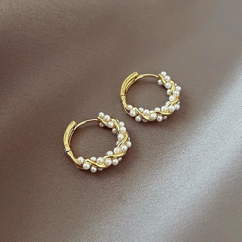 2024 New Simple Temperament Circle Pearl Earrings Fashion Small Versatile Earrings Women's Jewelry