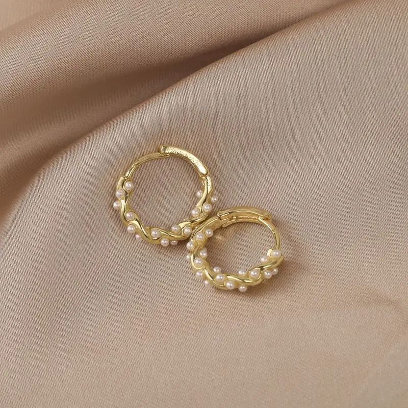 2024 New Simple Temperament Circle Pearl Earrings Fashion Small Versatile Earrings Women's Jewelry