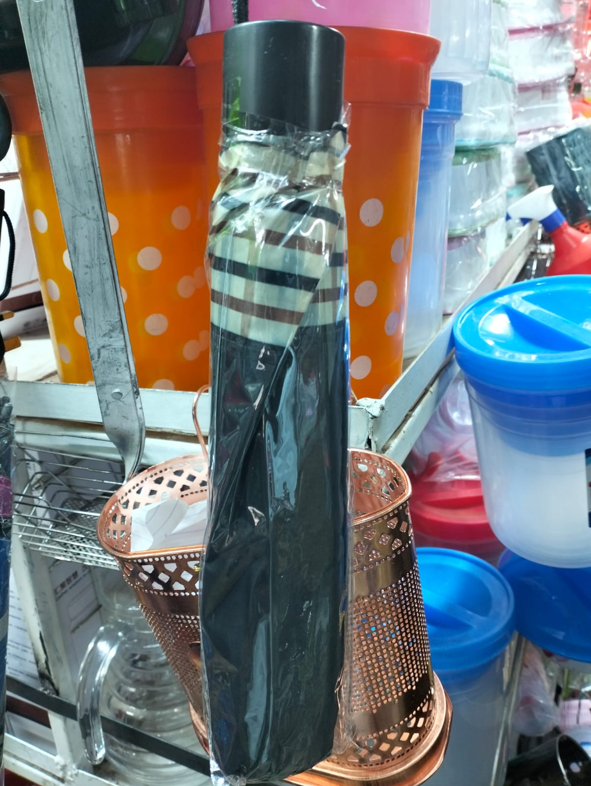 2 pcs Big Durable  Folding Umbrella ;  Perfect for go out for outdoor activities such as golf, camping, hiking, backpacking, fishing, school, travel or just in daily life,etc;