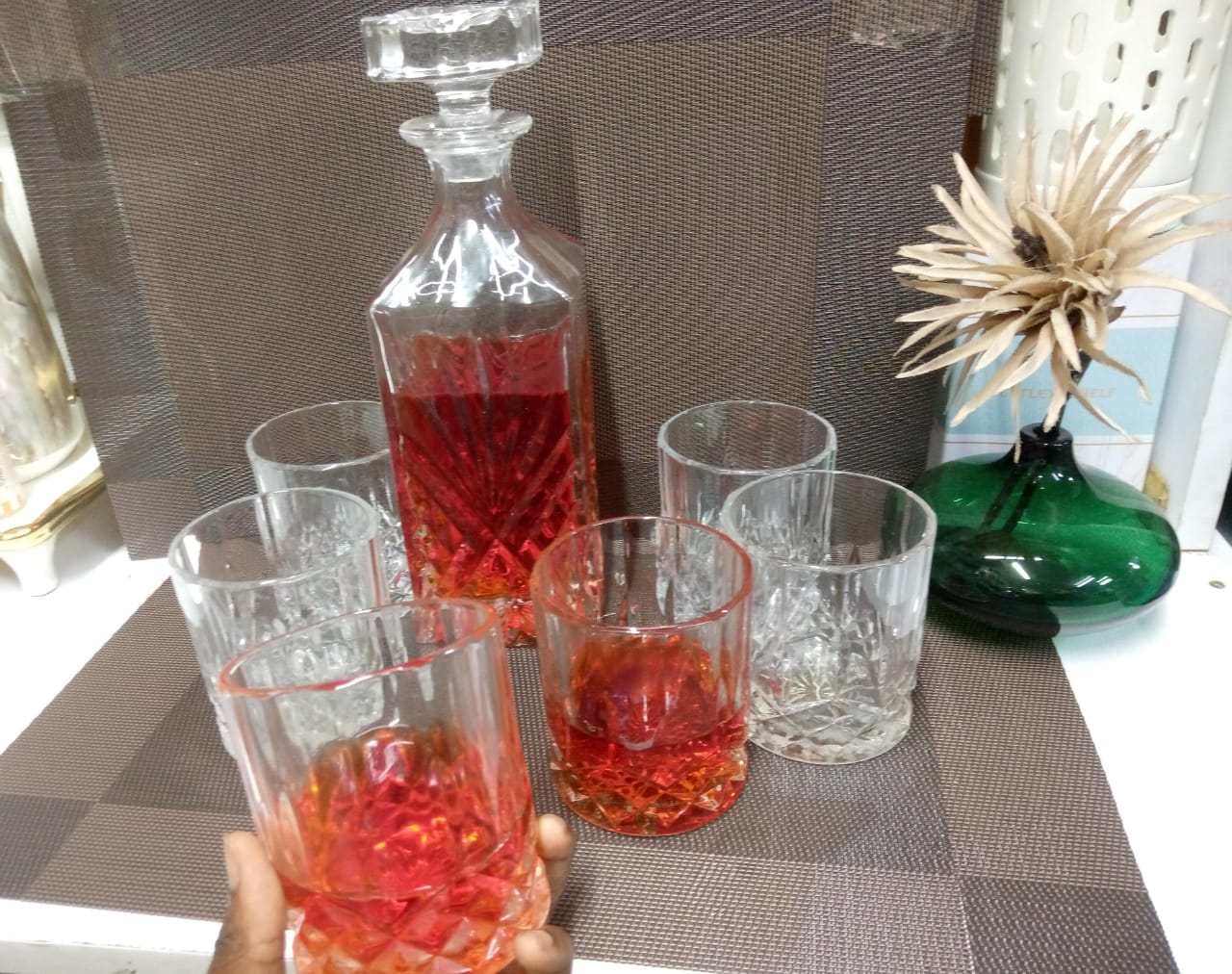 7pcs heavy glass square kitchen chalice clear wine decanter.....6pcs wine glasses and 1pc wine decanter