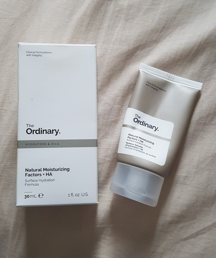 The Ordinary Natural Moisturizing Factors + HA 30ml Face Cream Provides deep hydration, strengthens the skin barrier, and absorbs quickly without a greasy residue