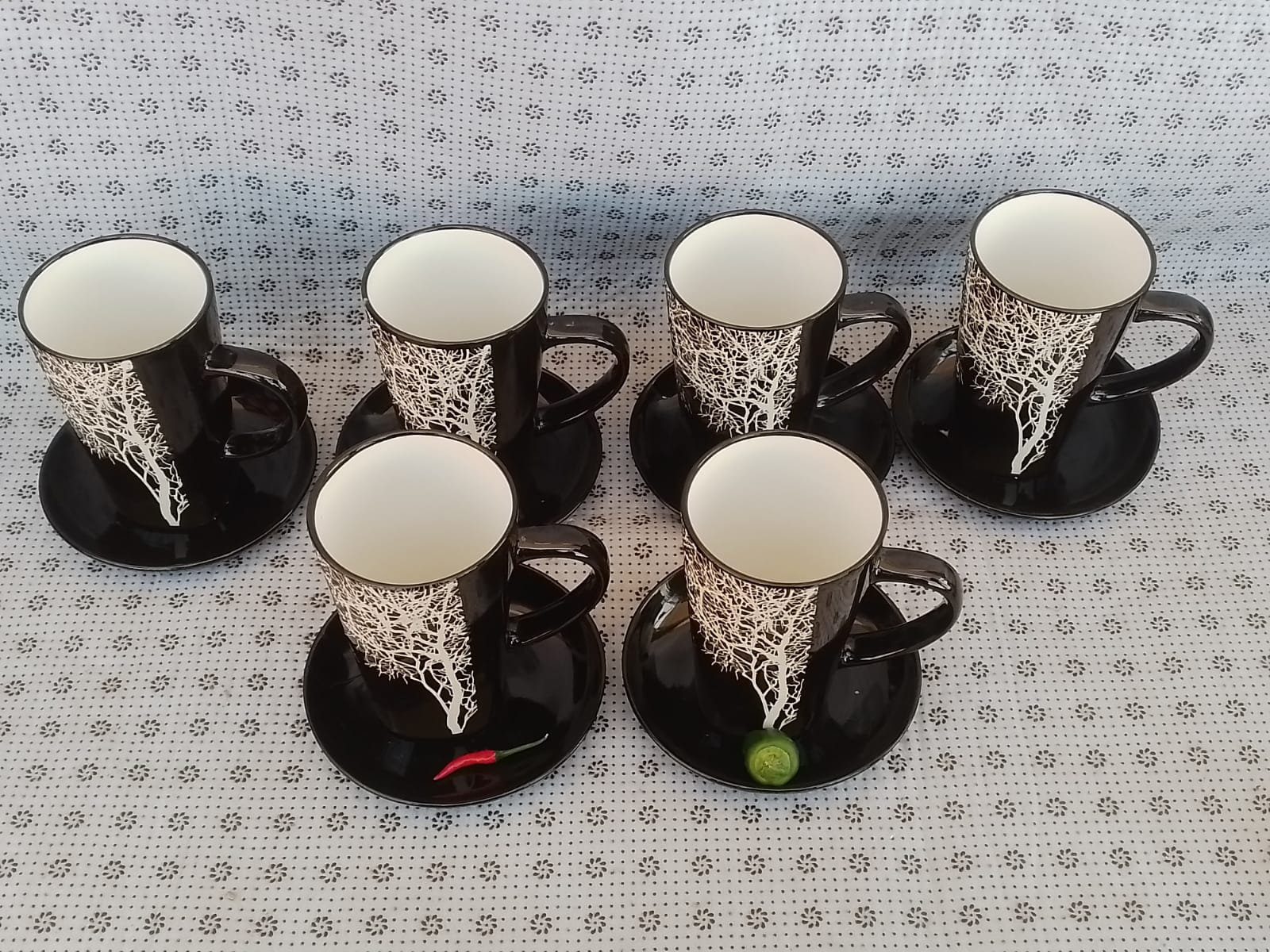 BLACK TREE MUGS 6PCS PLUS CERAMIC BLACK SHINY Saucer,,For serving coffee and tea
Easy to clean