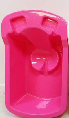 CLEARANCE OFFER Baby Wash Basin Bucket / Baby Bath Tub With Support Area.
