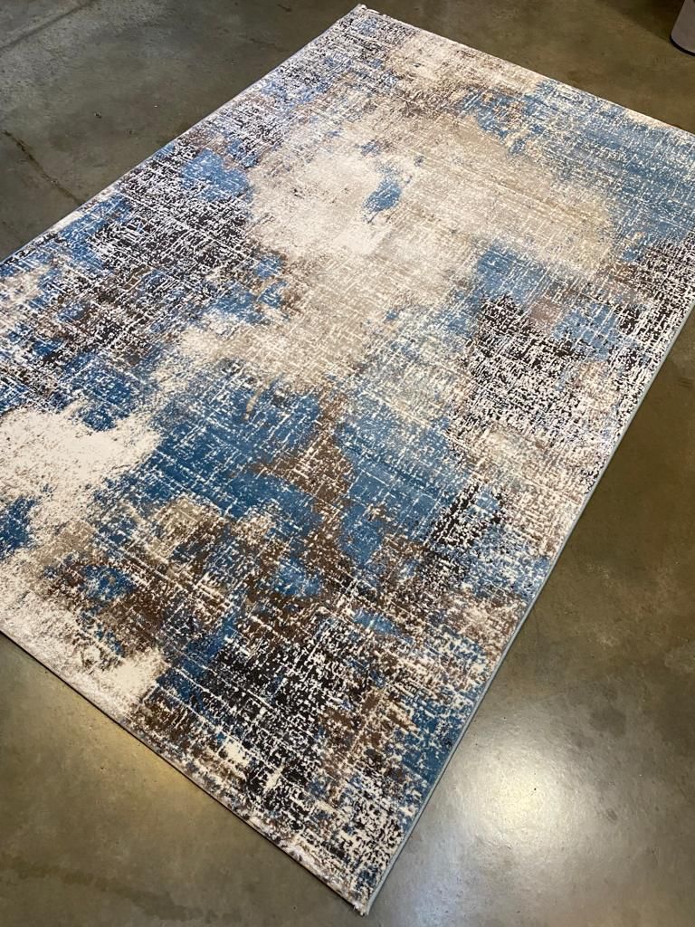 Classy 5ftx8ft soft crown Turkish carpet.easy to clean