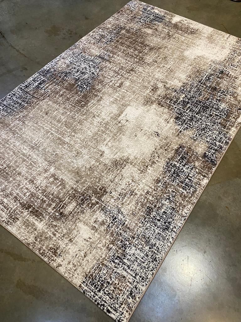 Classy 5ftx8ft soft crown Turkish carpet.easy to clean