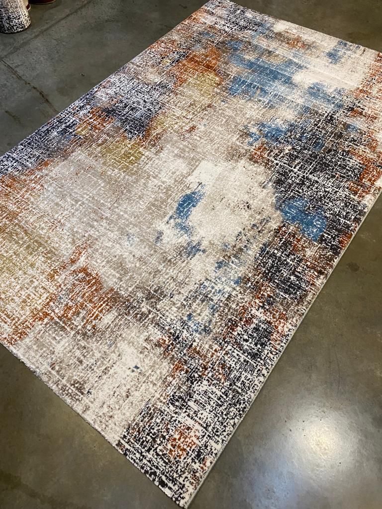 Classy 5ftx8ft soft crown Turkish carpet.easy to clean