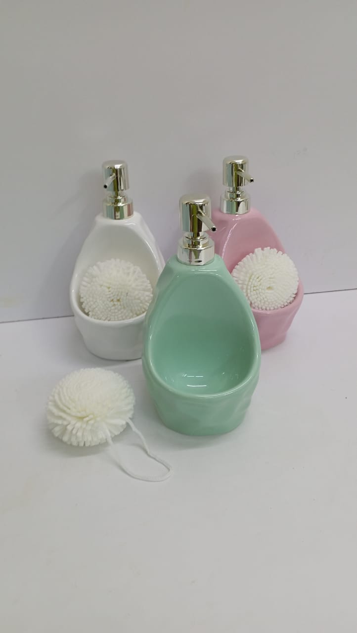 Soap dispenser//Handwashers bottle Made of high-quality ceramic, safe for daily use, and easy to clean, simply rinse and wipe with a soft cloth.
This bath accessory set makes a wonderful housewarming