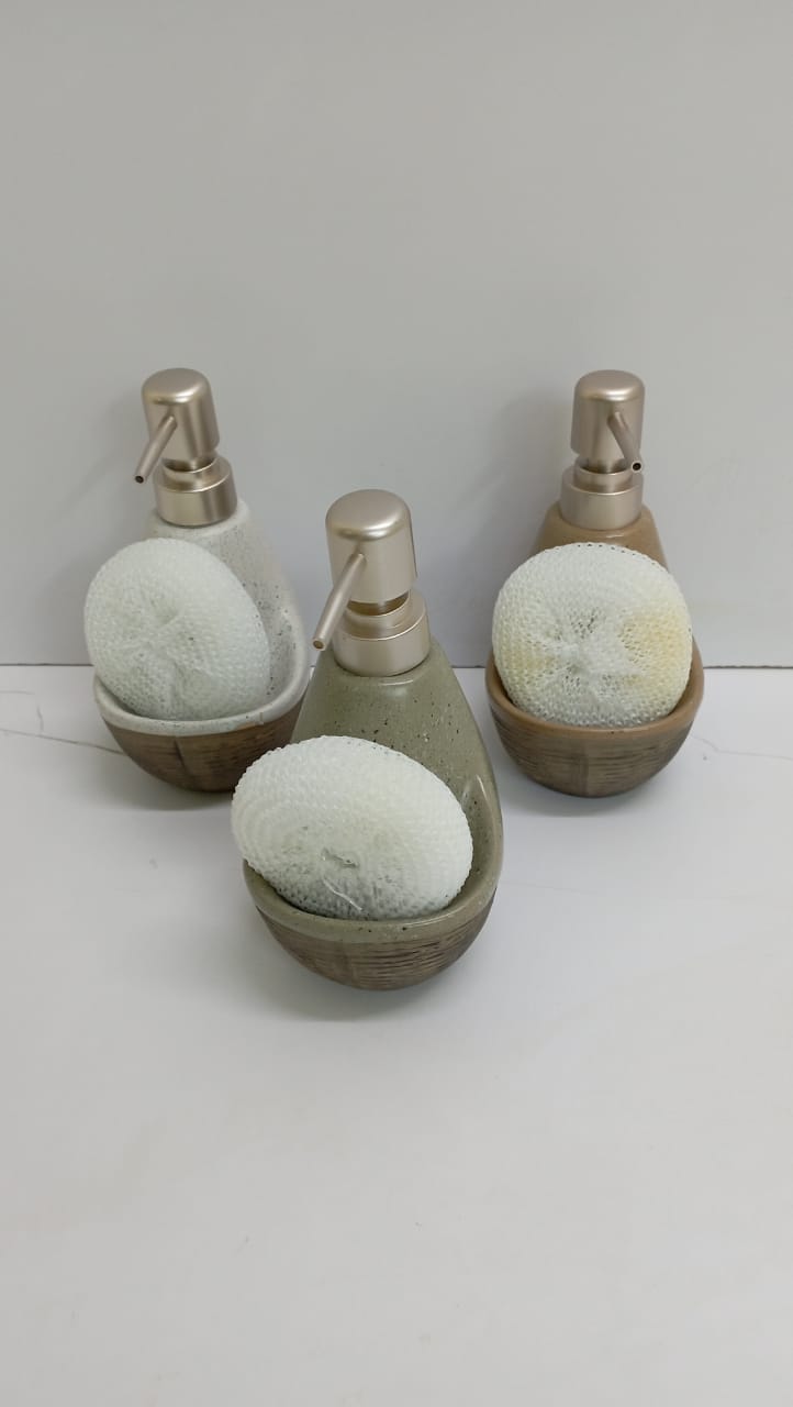 Soap dispenser//Handwashers bottle Made of high-quality ceramic, safe for daily use, and easy to clean, simply rinse and wipe with a soft cloth.
This bath accessory set makes a wonderful housewarming