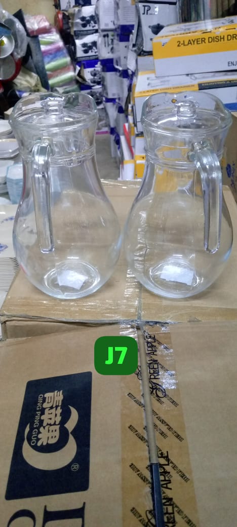 J7 glass jug Classic water shape is crafted with fire-polished rim. Machine-made using the latest technology to resemble the quality of hand-blown stemware at an everyday price. This Water Jug  featur