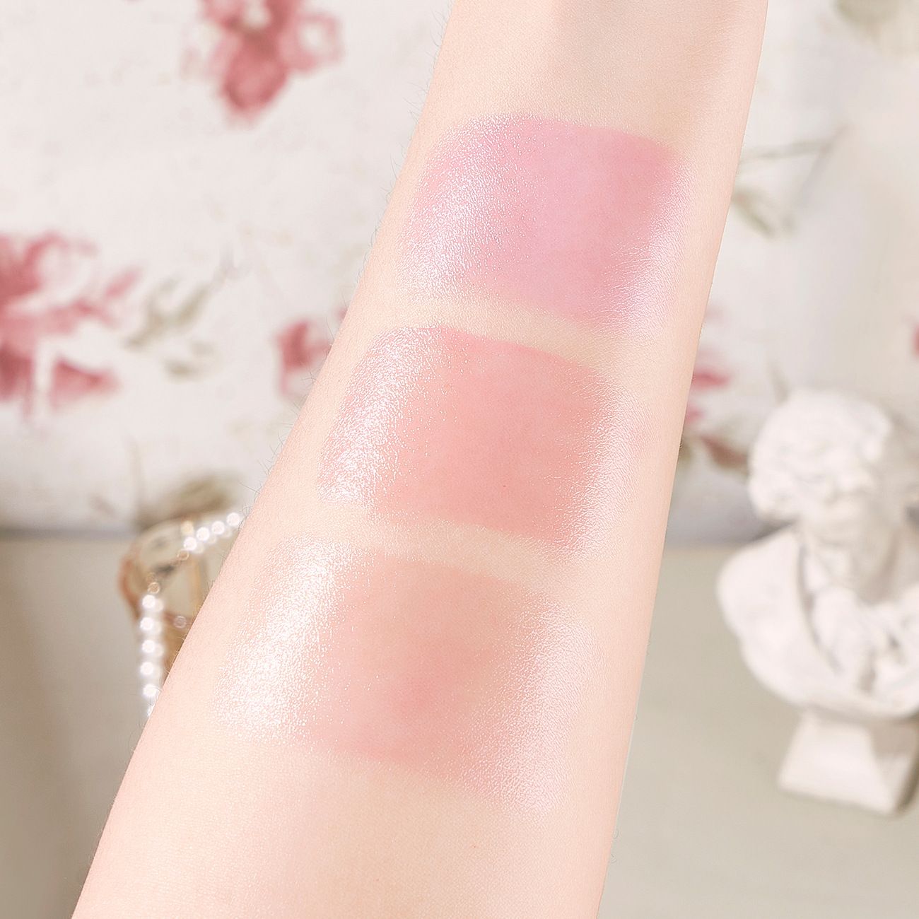 New Arrival Lipstick makeup Discoloration lipstick Moisturizing Waterproof Colorless  Non Staining Cup Transparent Lipstick Petal LipstickPetal jelly color changing lipstick New Arrival Lipstick retouched